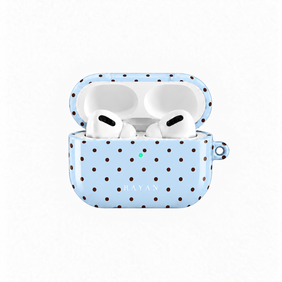 Ciel Dot – AirPods-Hülle in Himmelblau mit braunen Punkten